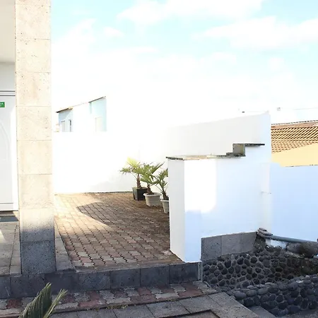 Ed's Castle Lagoa (Azores)